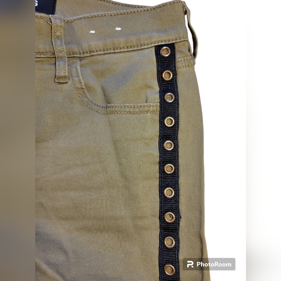 BUNDLE~ 3 PCS Old Navy Blouse, Shorts, Tank Top Express - Picture 9 of 11